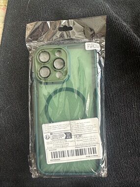 Green iPhone 14 Pro Max Protective Case - Magnetic Compatibility